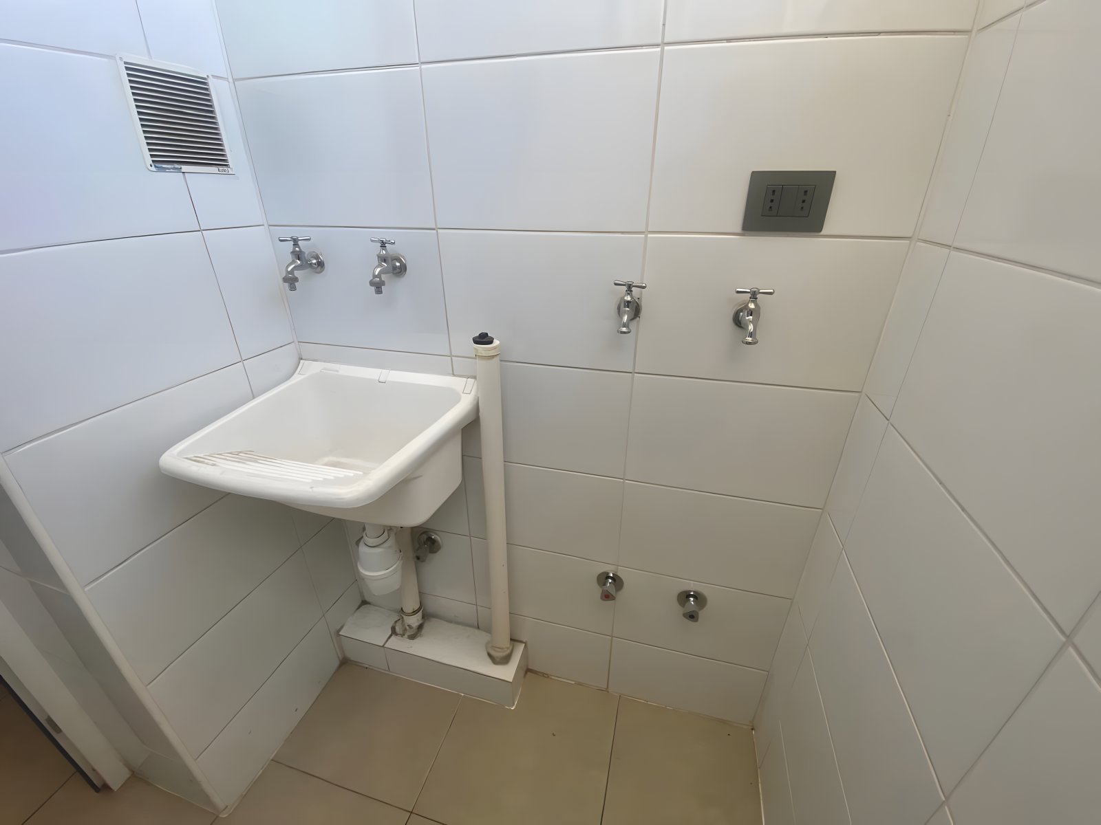 imgi_12_ab44b41b9adb03ba00682a3f2a530077