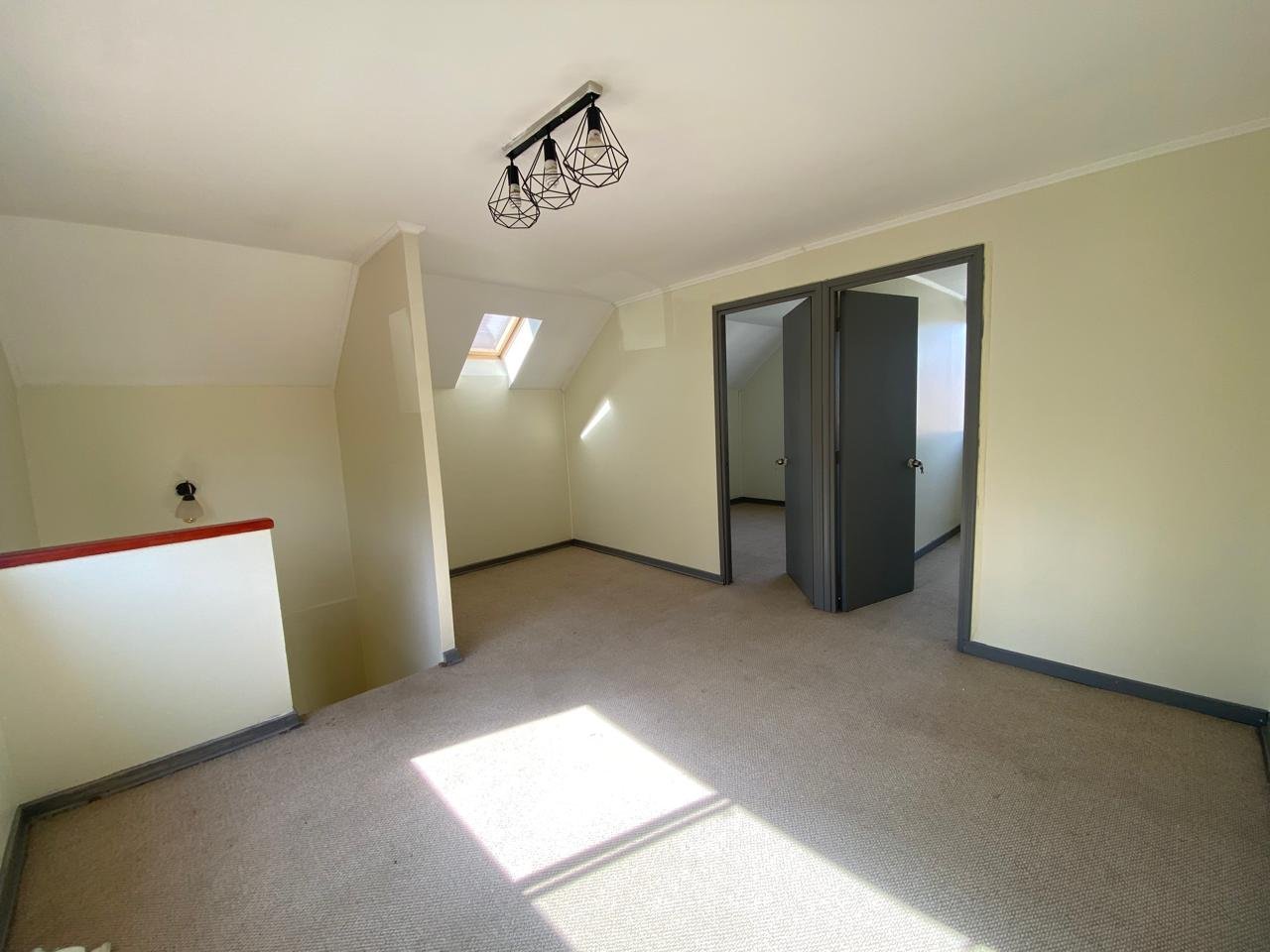 imgi_29_8048f2a3cc1ab32efb38a5bdb325f942