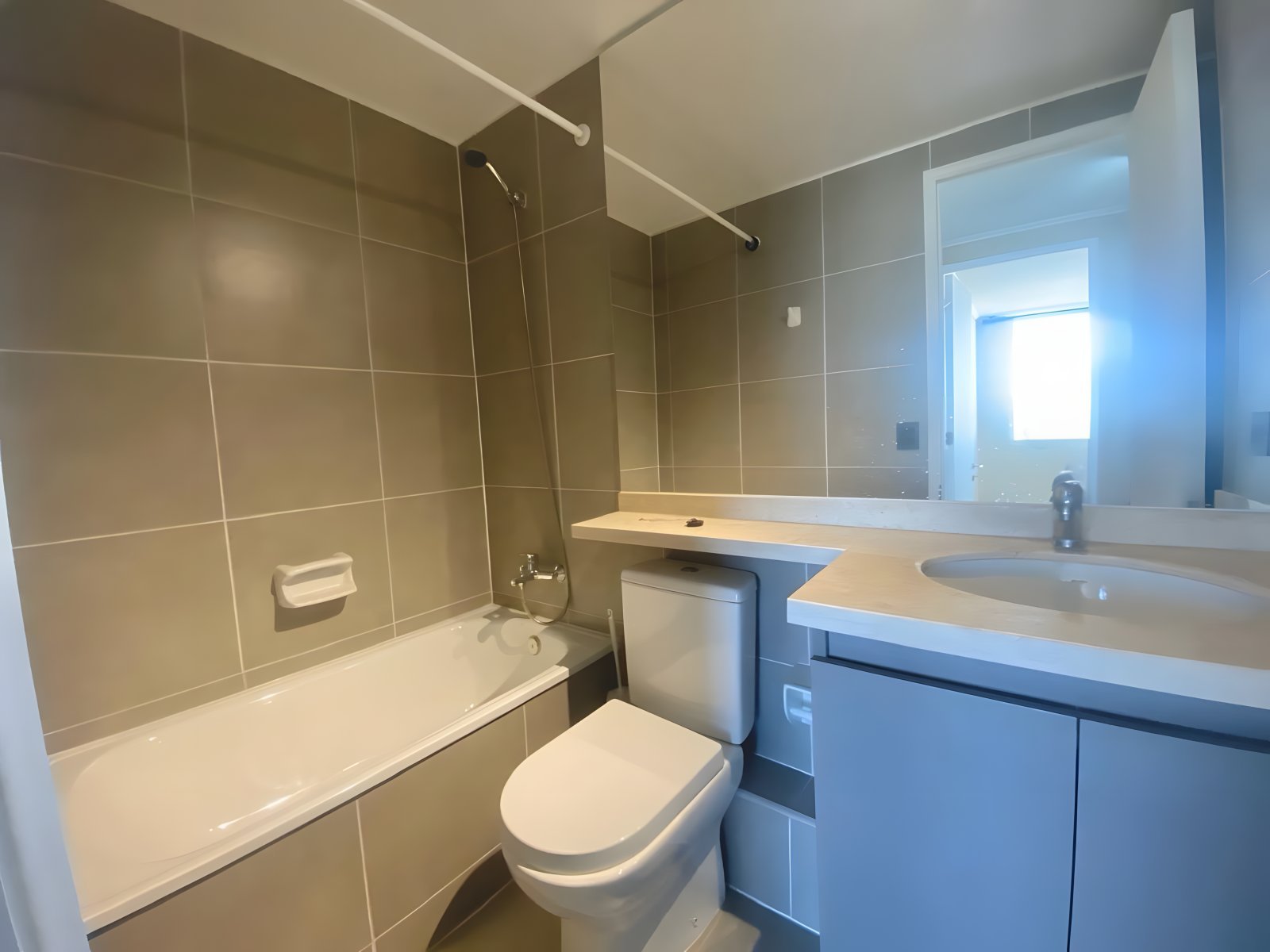 imgi_32_654c76b8a7fcf529c40afdc1d43aae00