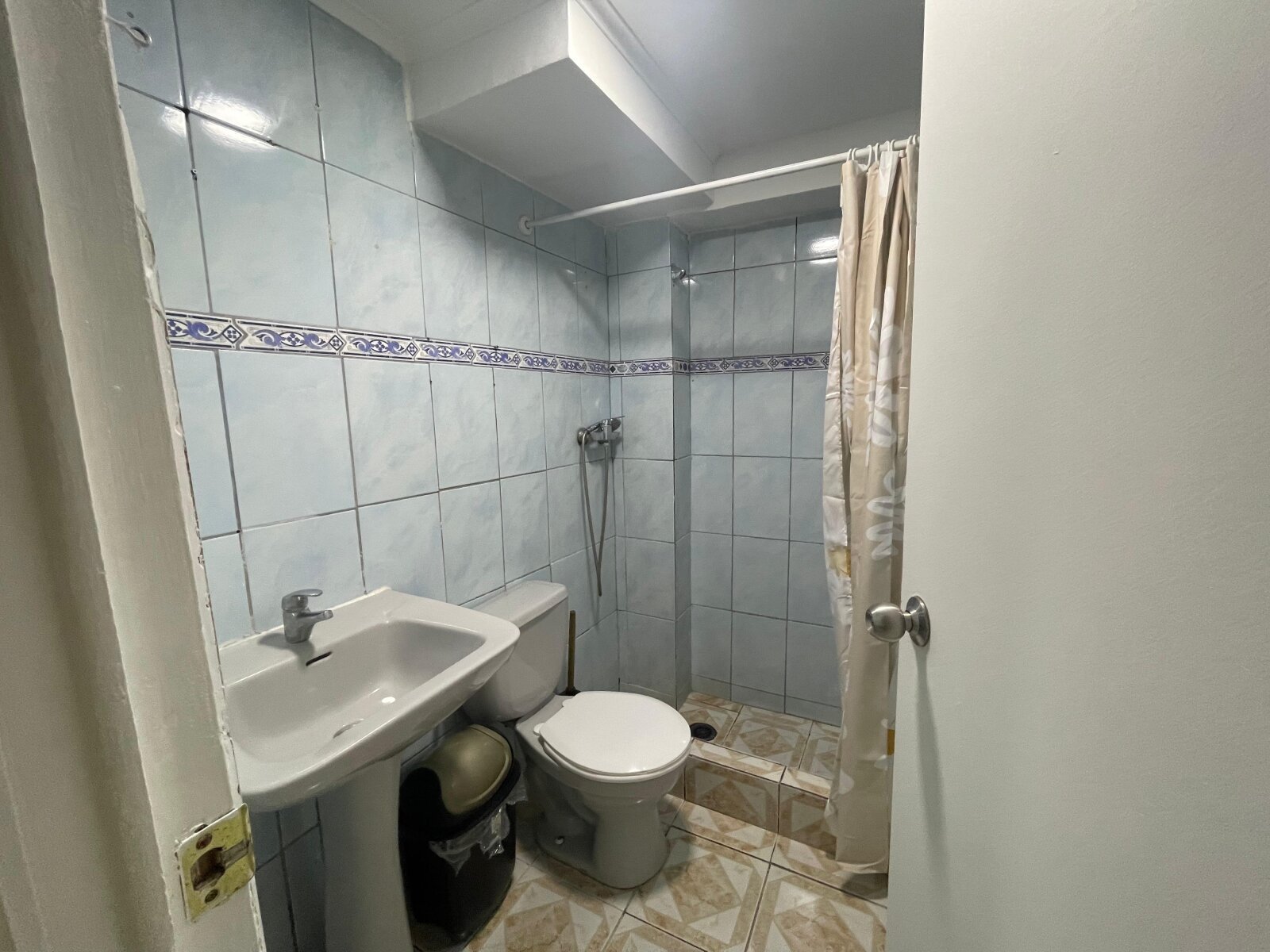 1e8b0d264c646bb090c33a35e31fdfe2 Moderna Oficina con Excelente Ubicación