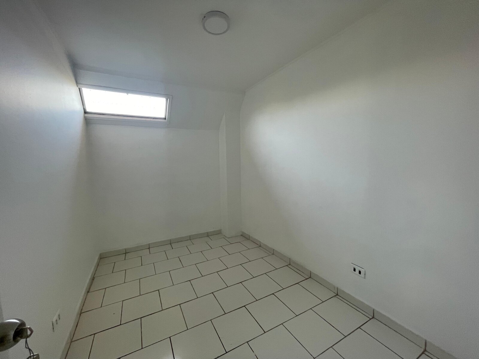 337a2a98621f2d6709936236e4711f6f Moderna Oficina con Excelente Ubicación