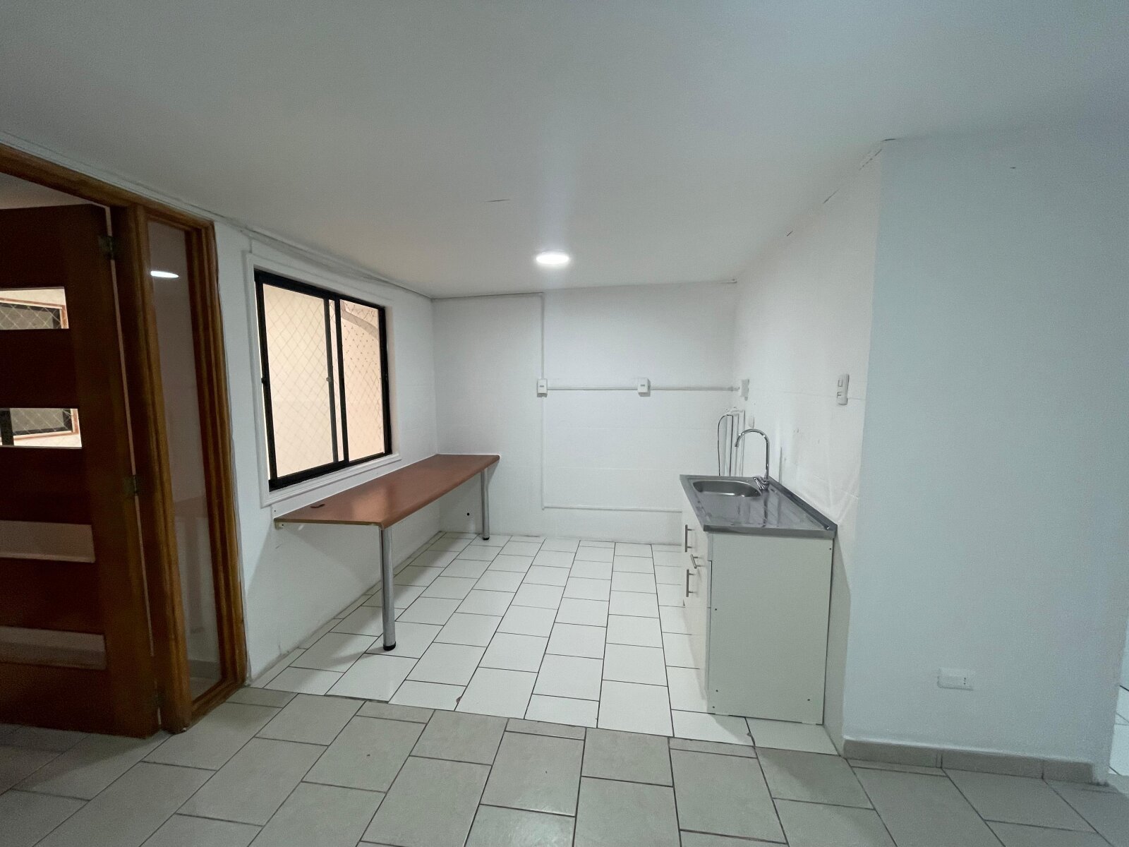 48e51ec18c854908e170de23c13926a8 Moderna Oficina con Excelente Ubicación