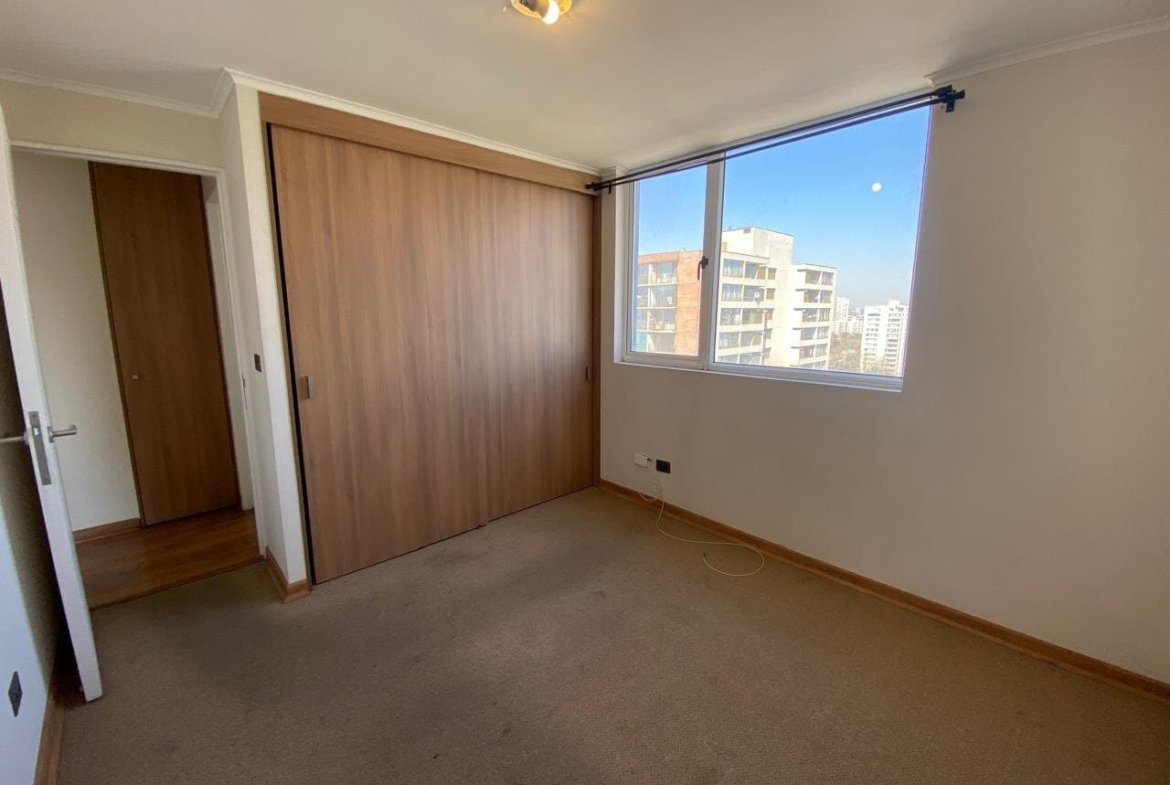 Se Vende cómodo Dpto 2d, 2b + 1 Estacionamiento + bod , 5ta Av, San Miguel