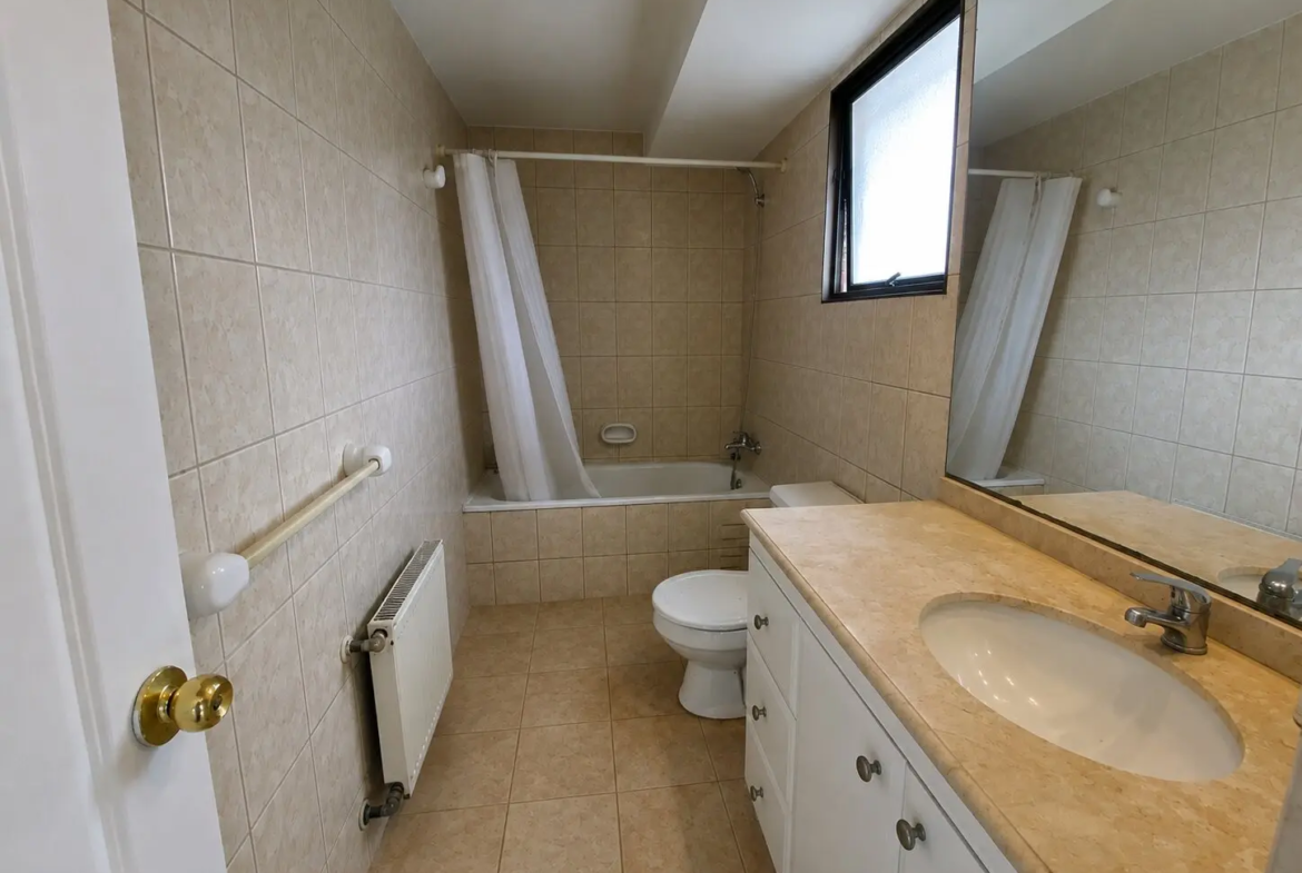 Se Vende Amplio Dpto 3d,2b + 2 Estacionamiento +bod , Llano Subercaseaux con Soto Aguilar