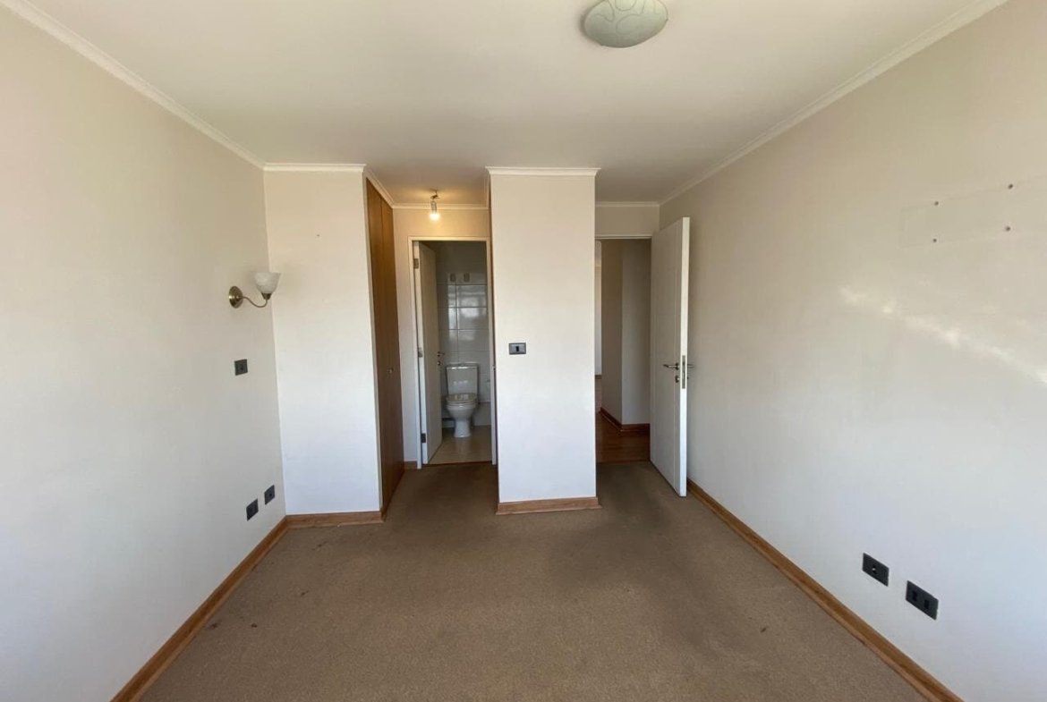 Se Vende cómodo Dpto 2d, 2b + 1 Estacionamiento + bod , 5ta Av, San Miguel